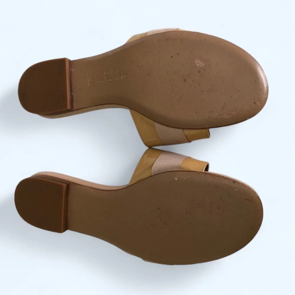 Salvatore Ferragamo Brown Patent Vara Bow Flat Slide Sandals size 8 - Picture 6 of 9